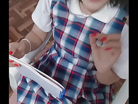 Alumna cogiendo con MAESTRO!! para que le APRUEBE las notas y le pase el curso!! ESTUDIANTE latina cogiendo con su captain SIN CONDON con su uniforme puesto.