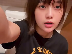 【ト◯レでオナニー】隣にト◯レしてる人がいたけど、それがまた興奮して一人オナニーでイキまくりました…