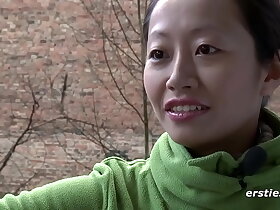 Ersties: Süße Neuberlinerin macht es sich selber